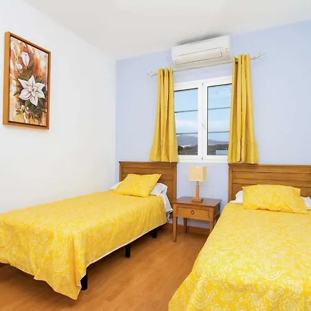 Puerto Del Carmen Sleeps 10 Air Con Wifi Villa Puerto del Carmen (Lanzarote)